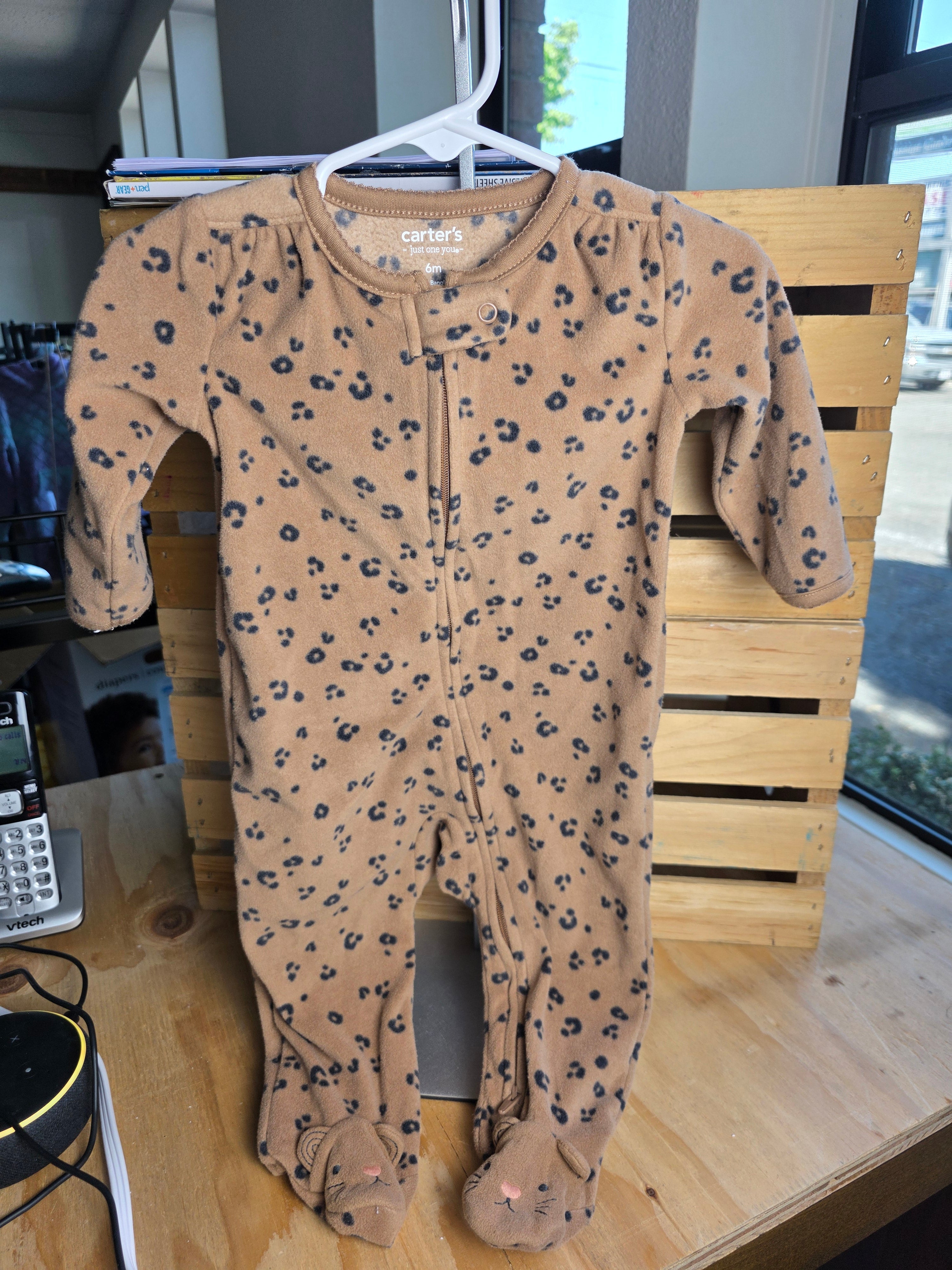 Carter’s Pajamas 6M