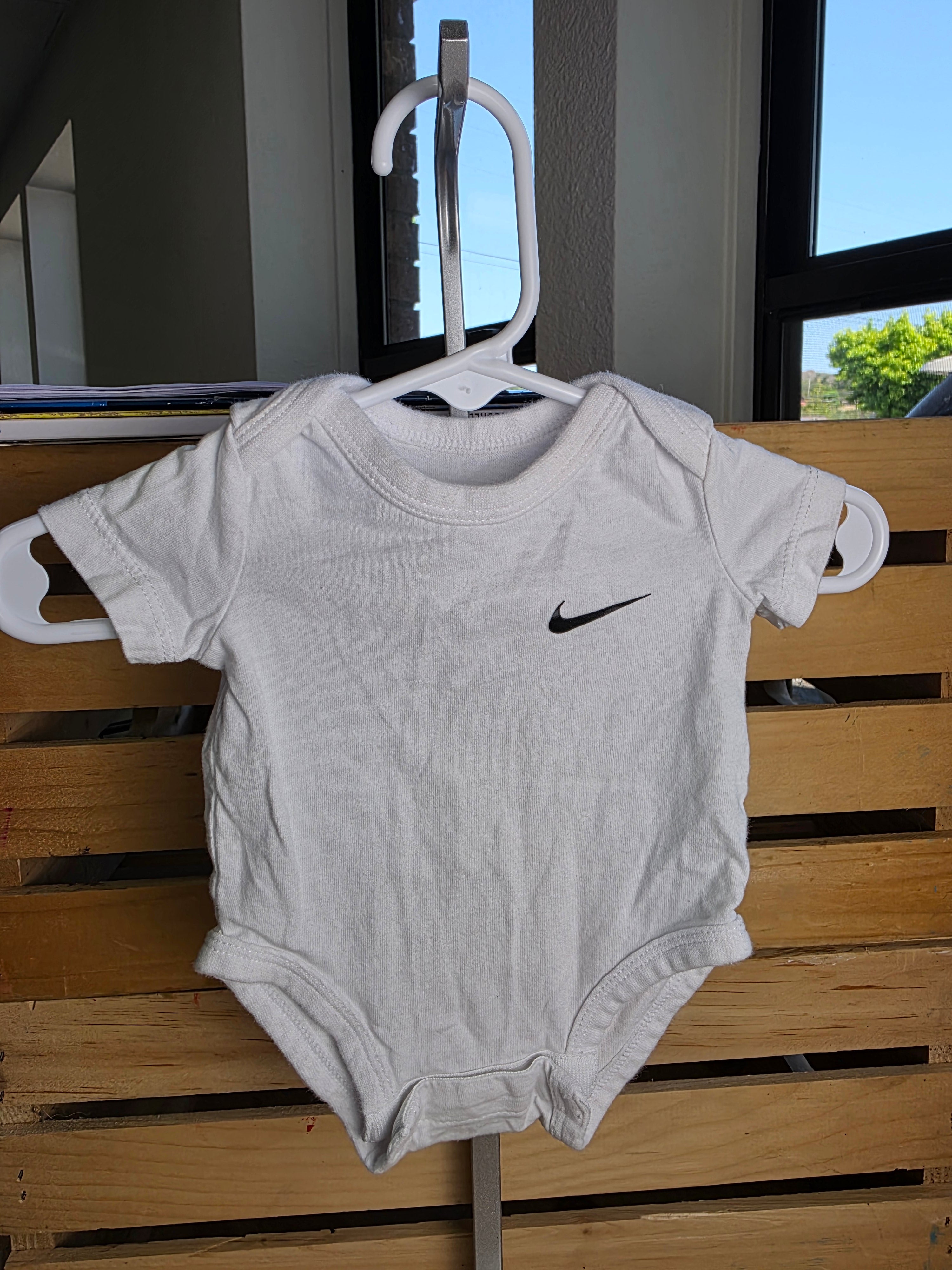 Nike Onesie NB