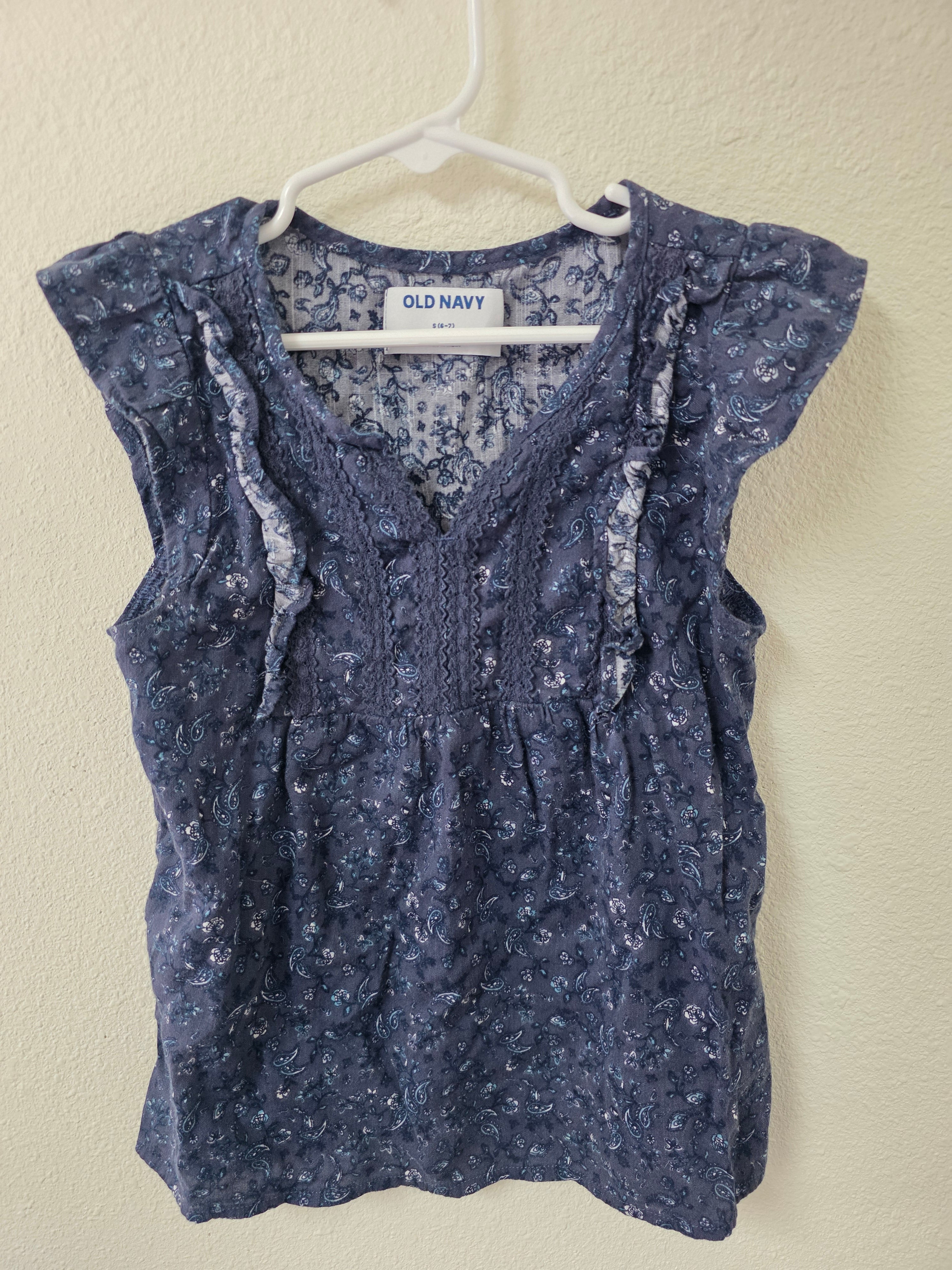 Old Navy Sleeveless Shirt S(6-7)