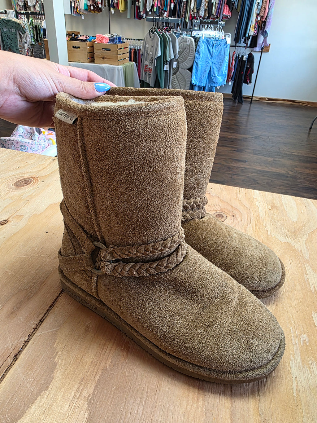 Bearpaw boots size 8