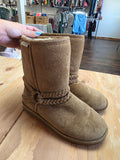 Bearpaw boots size 8