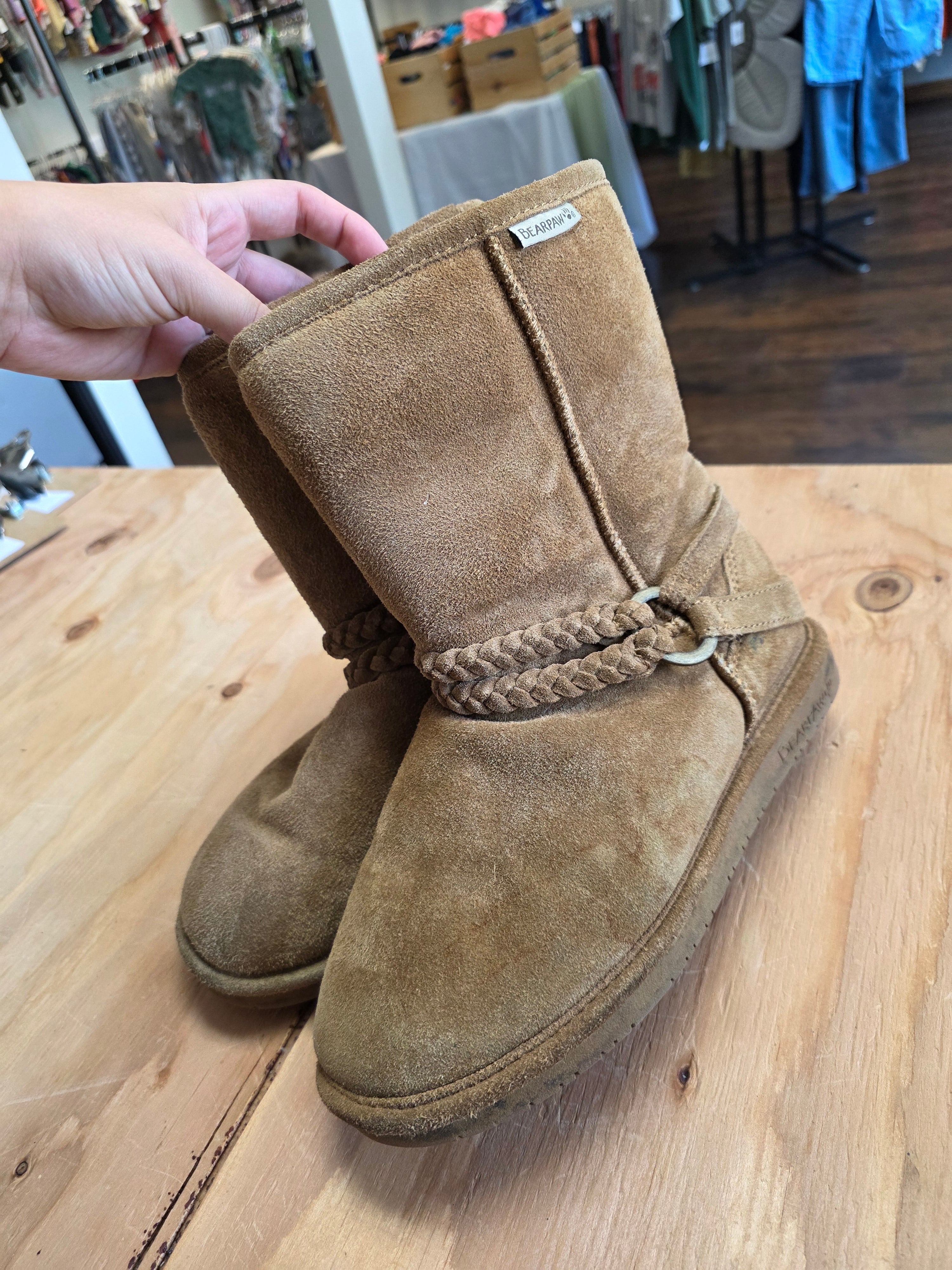 Bearpaw boots size 8