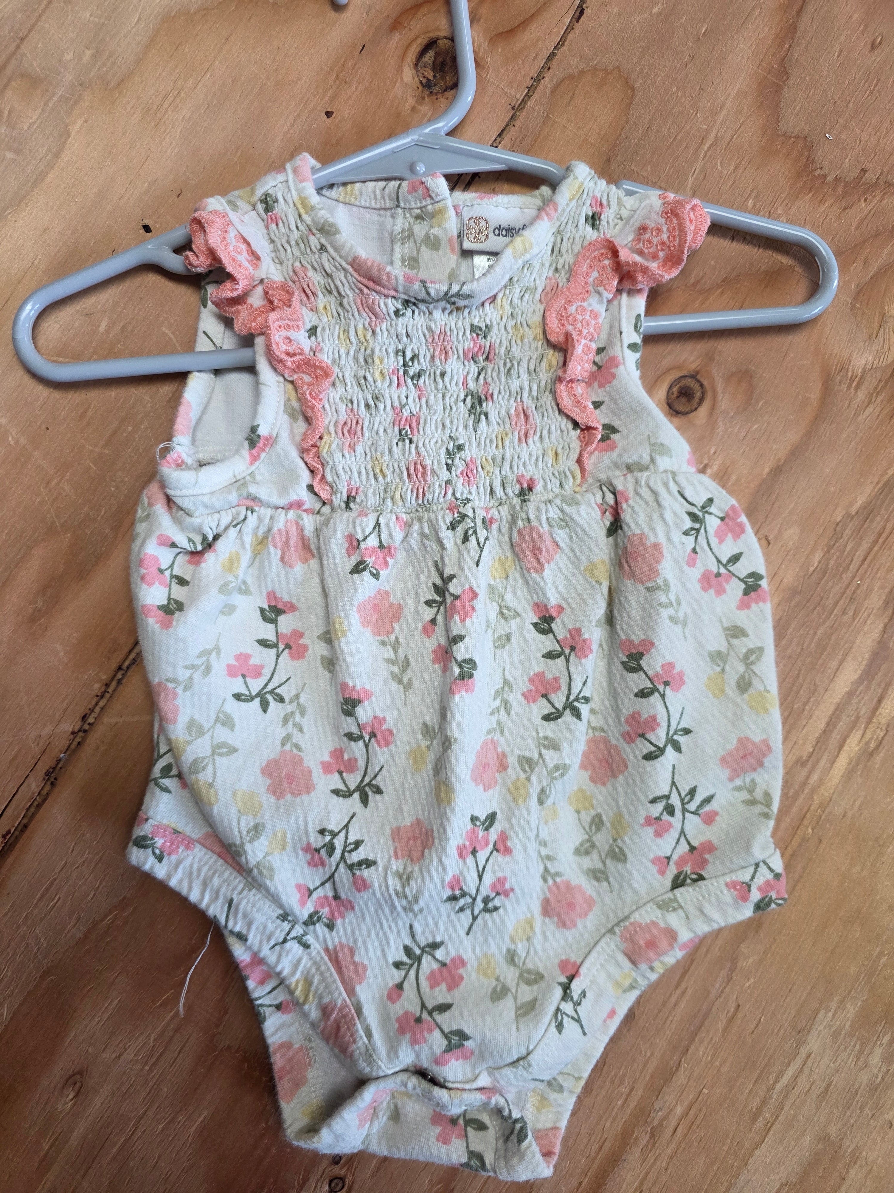 Daisy Fuentes Romper 6-9 months