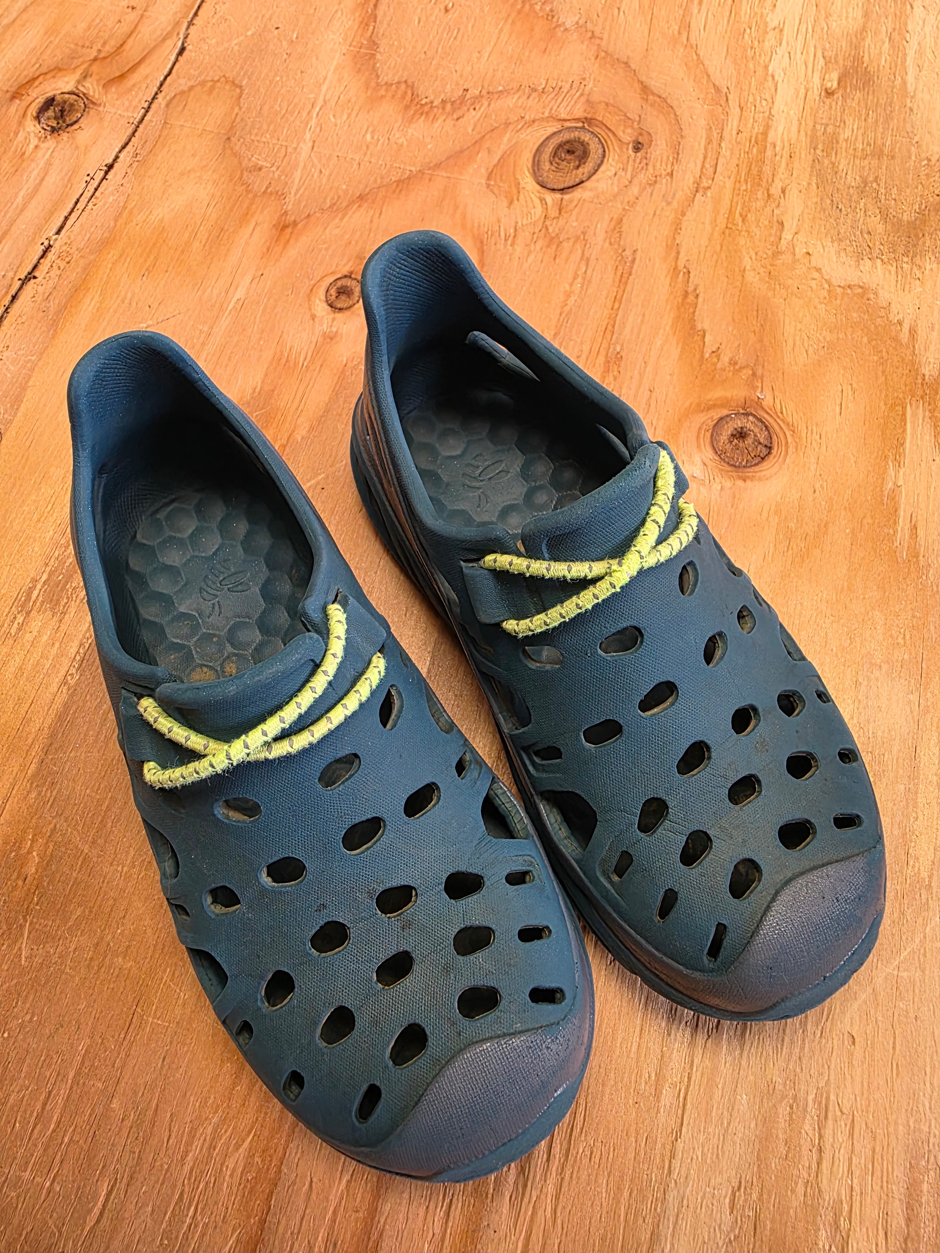 Clogs 10c
