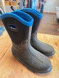 Muds boots size 5 kids