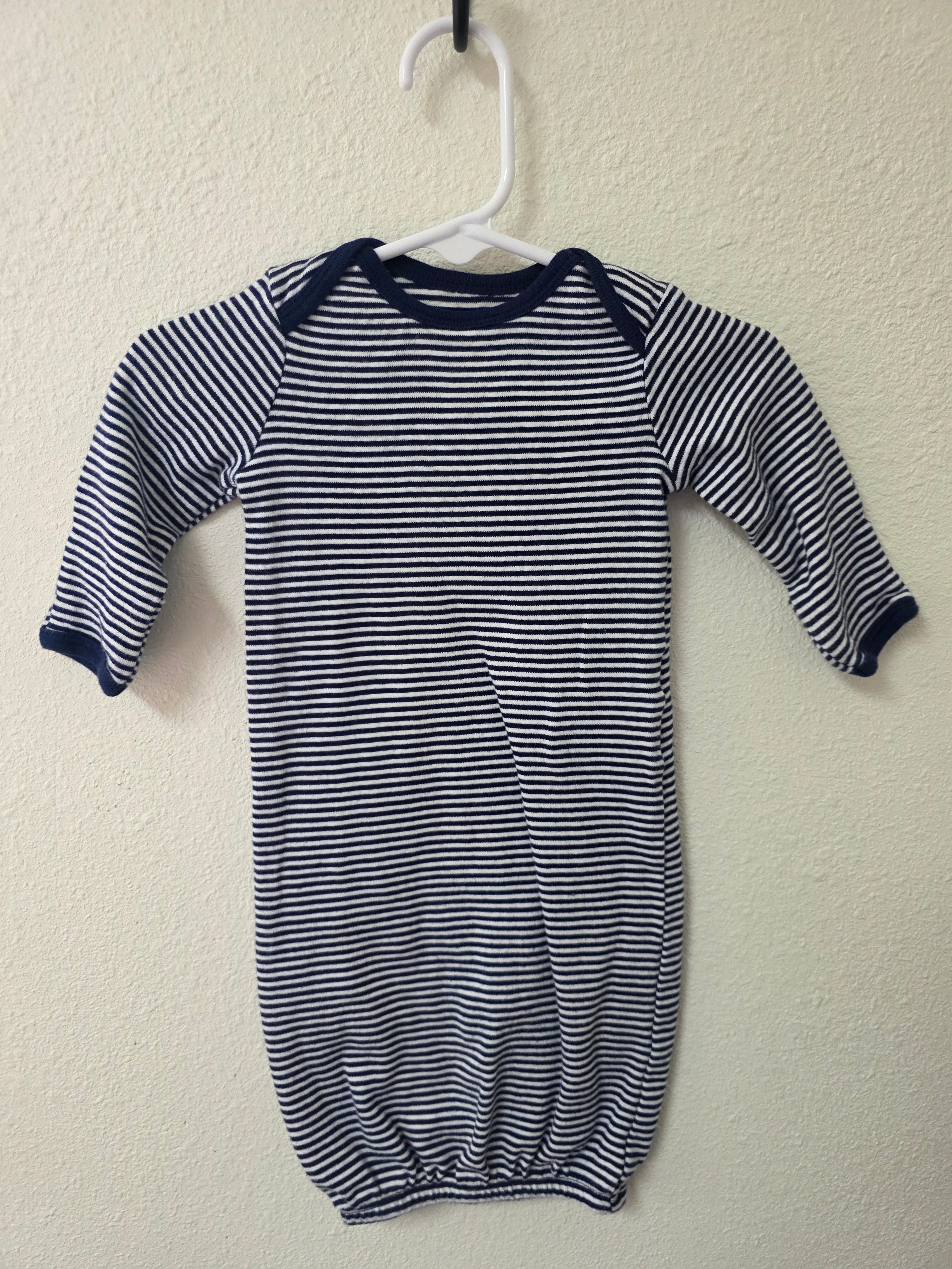 Carters 0-3 month gown