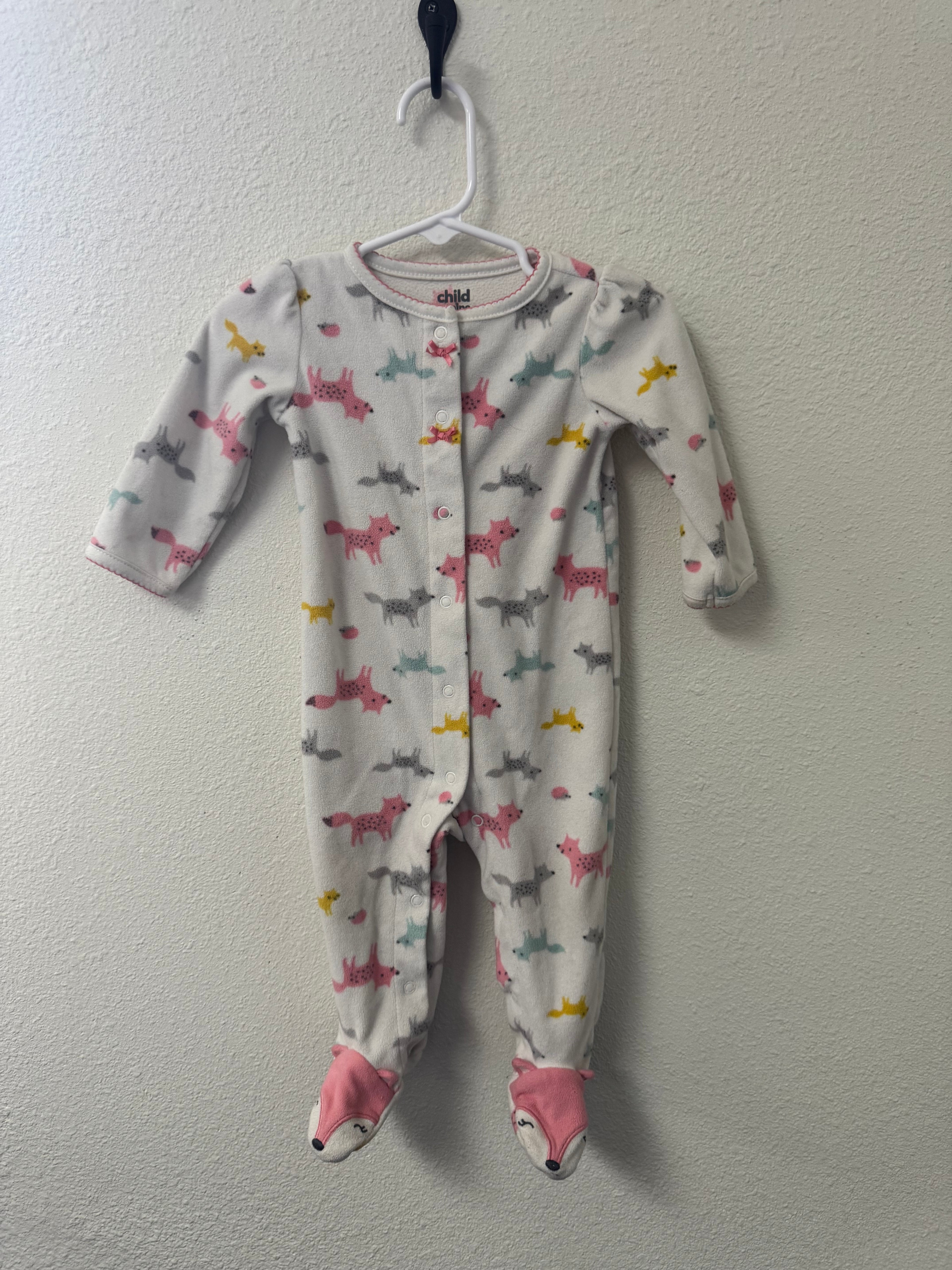 Carter’s Pajamas 6-9M