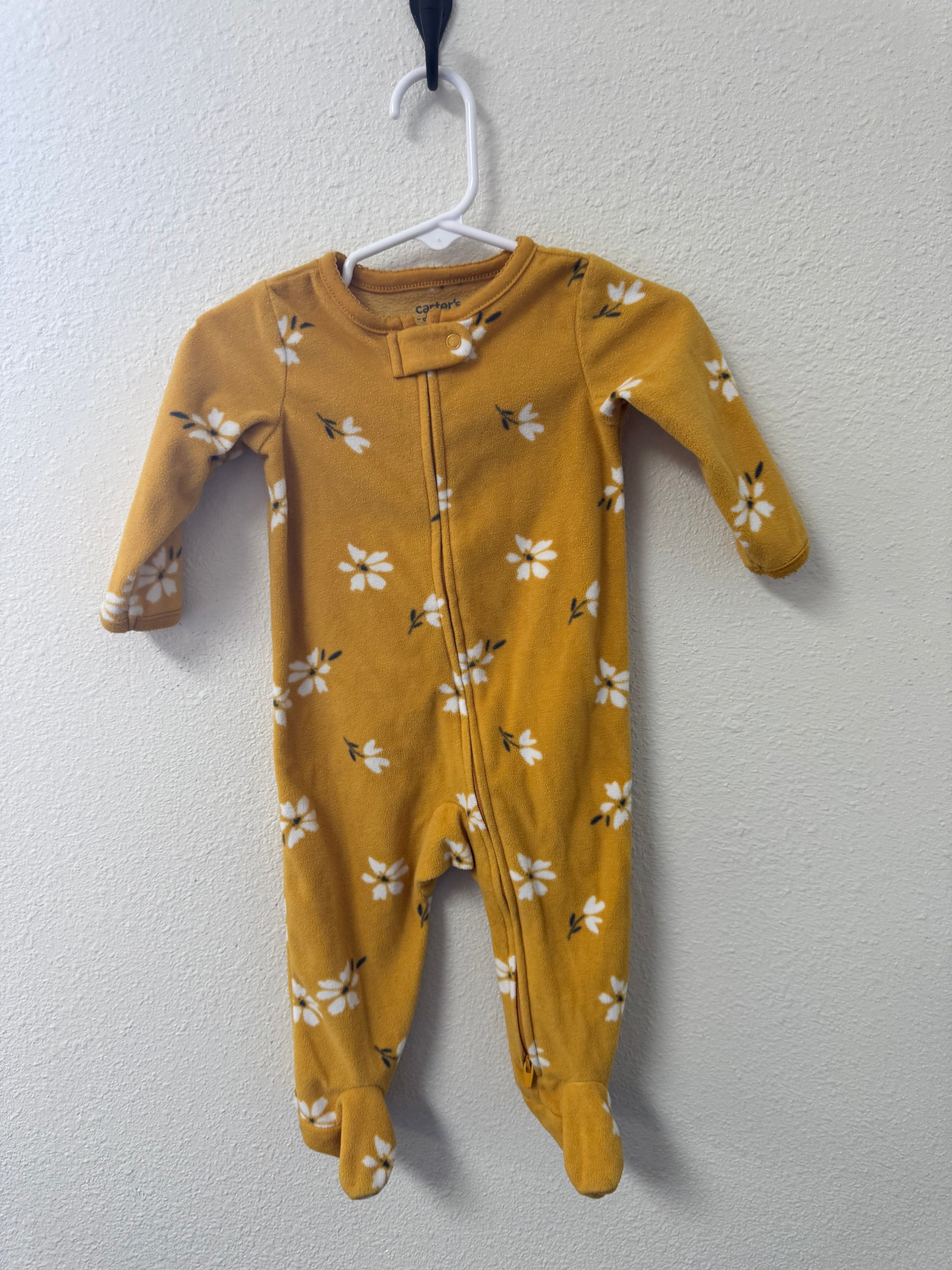 Carter’s Pajamas 3-6M