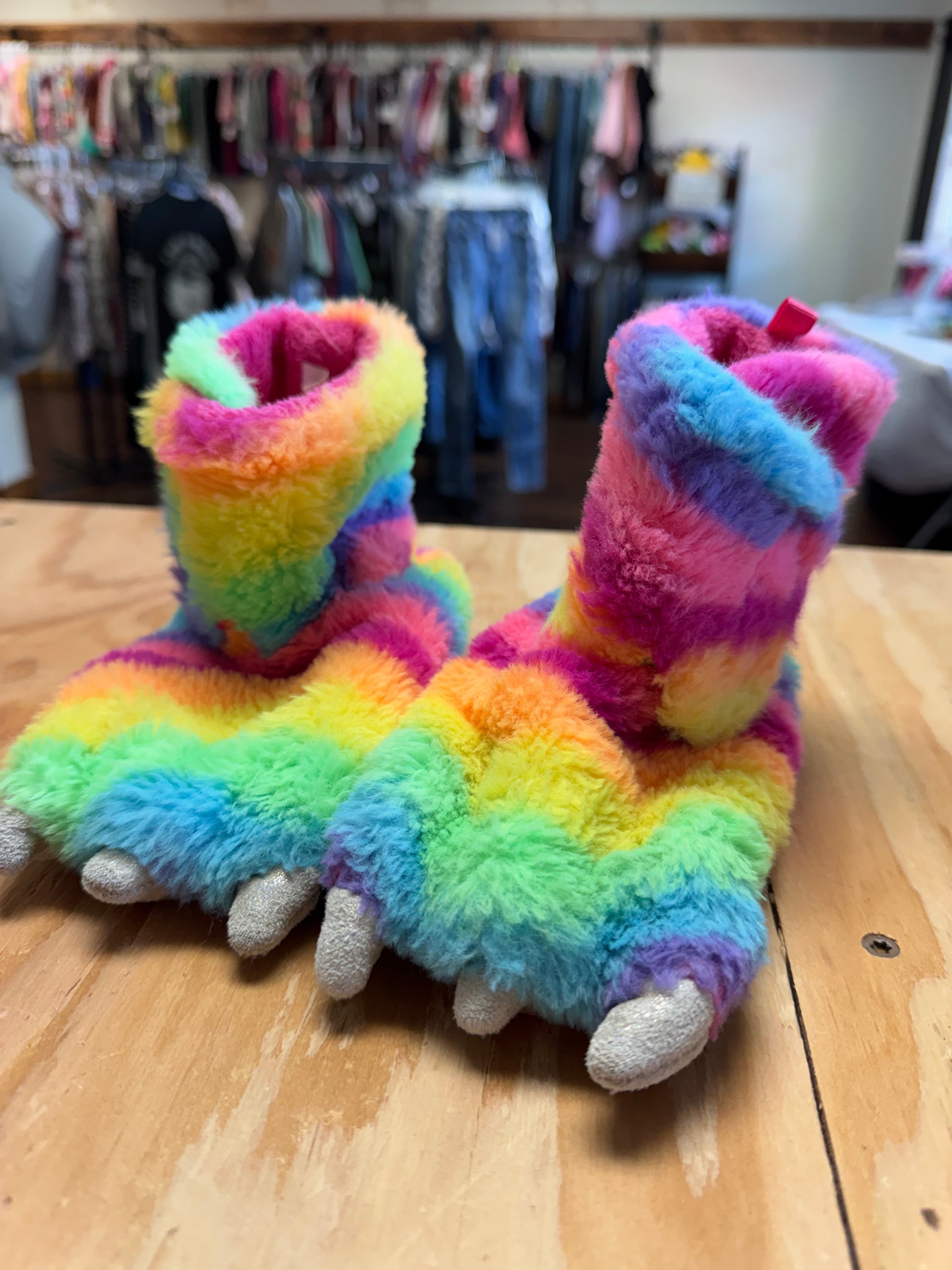 Wonder Nation Slipper 9/10