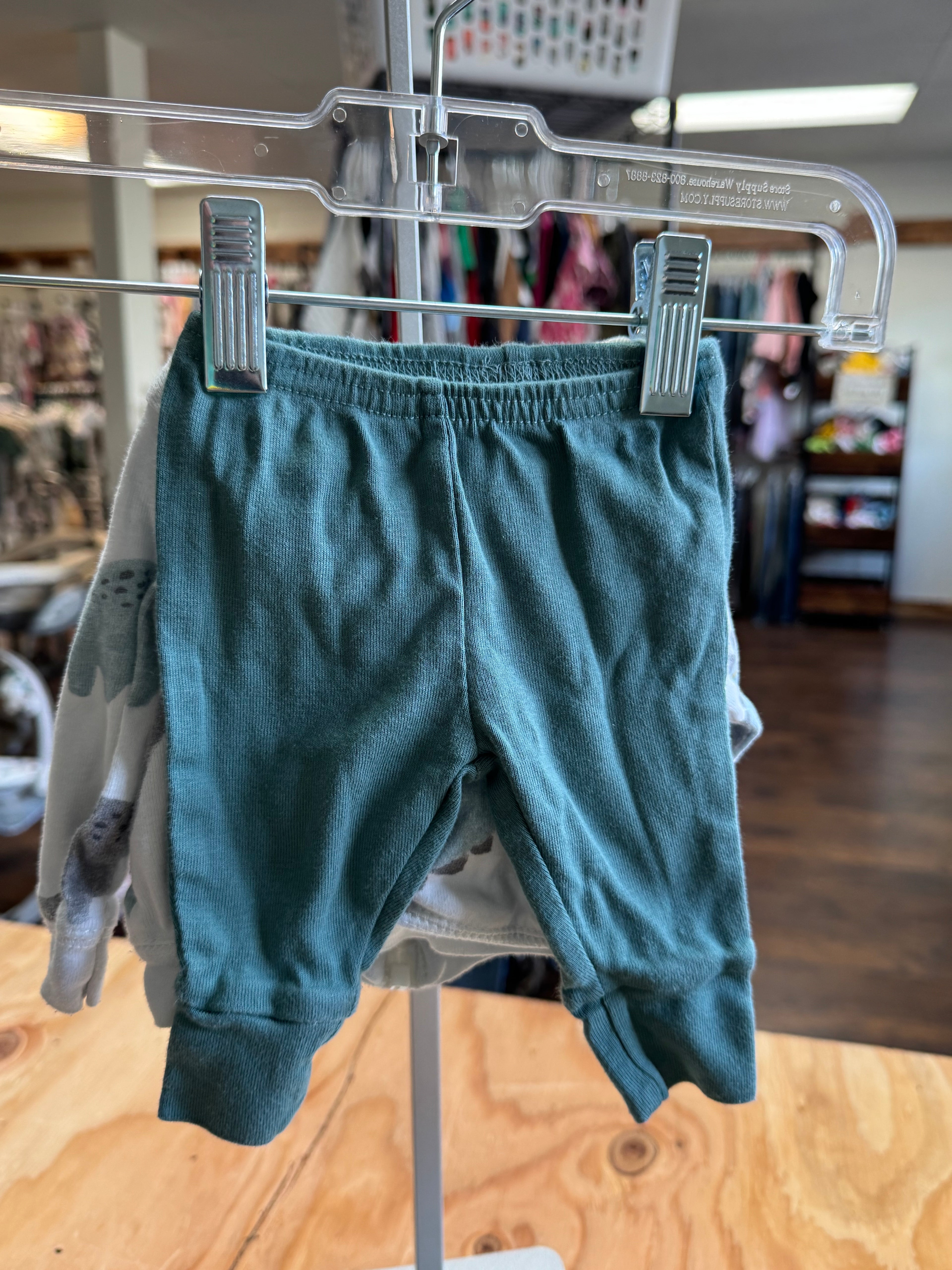 Carter’s 2-piece NB