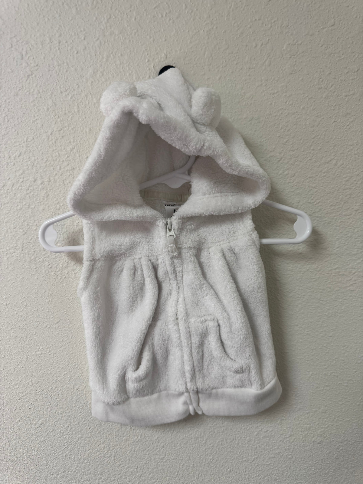 Carter’s Vest 6M