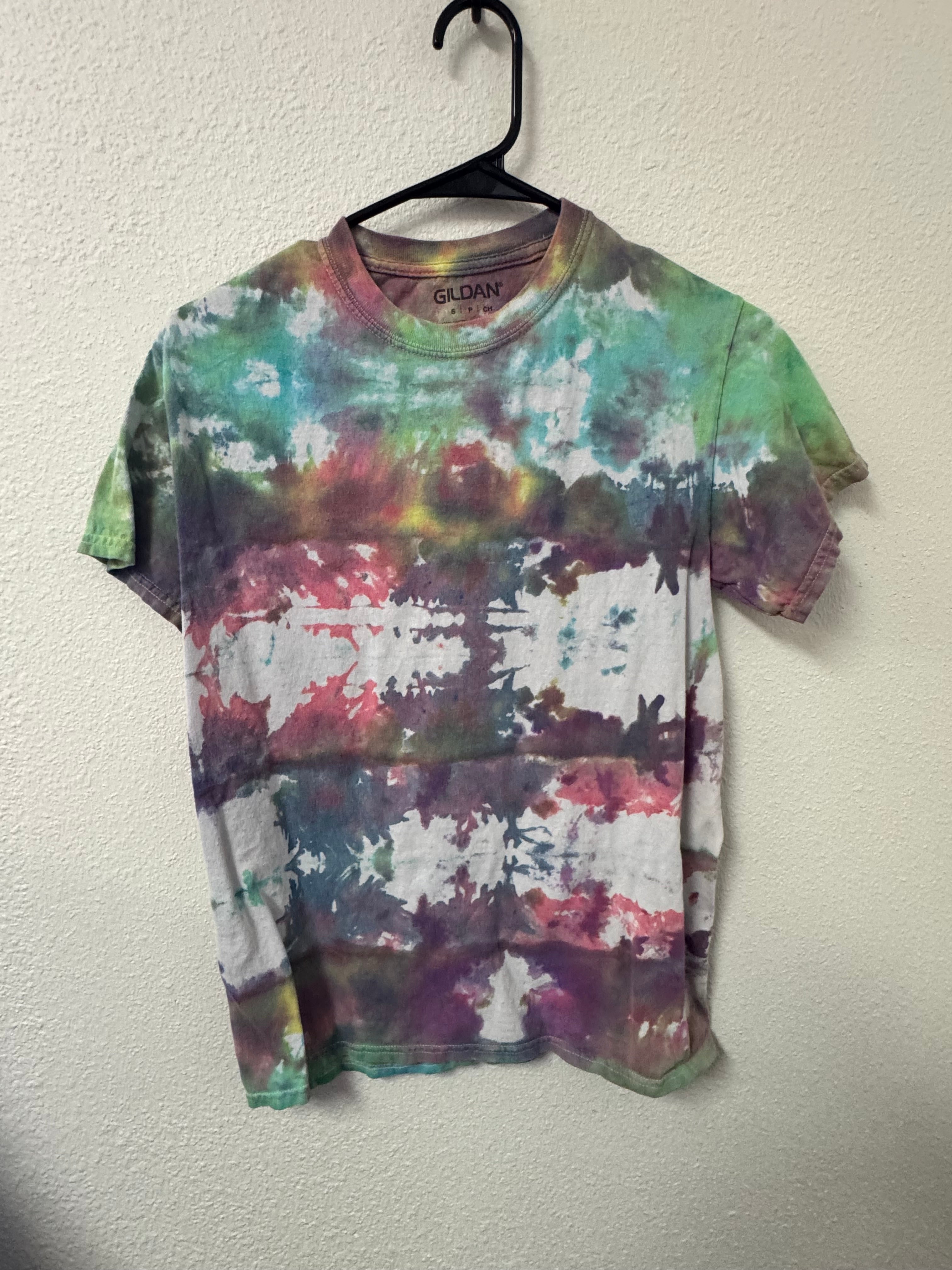 Gildan Shirt Small
