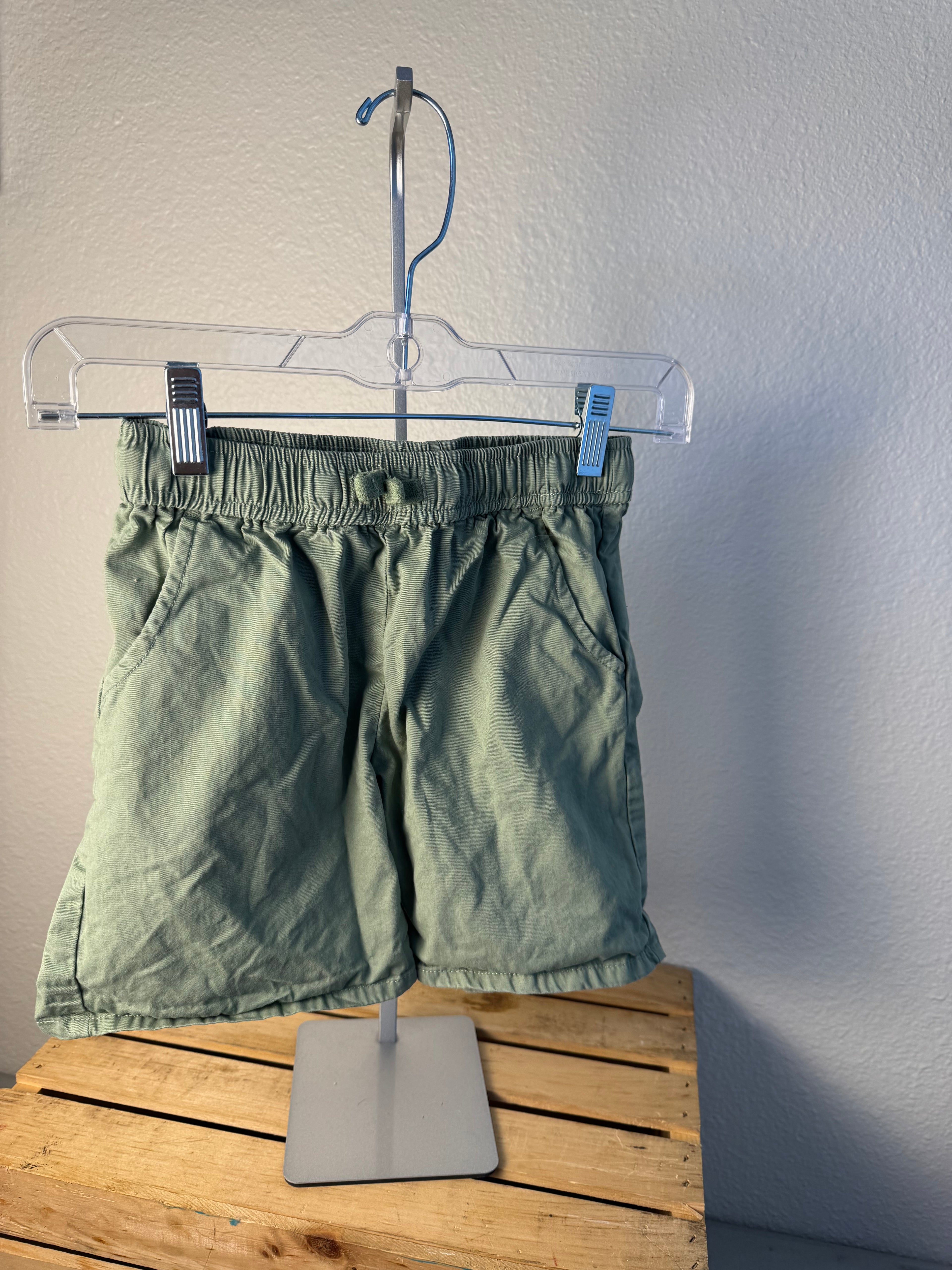 Cat & Jack Shorts M (8)