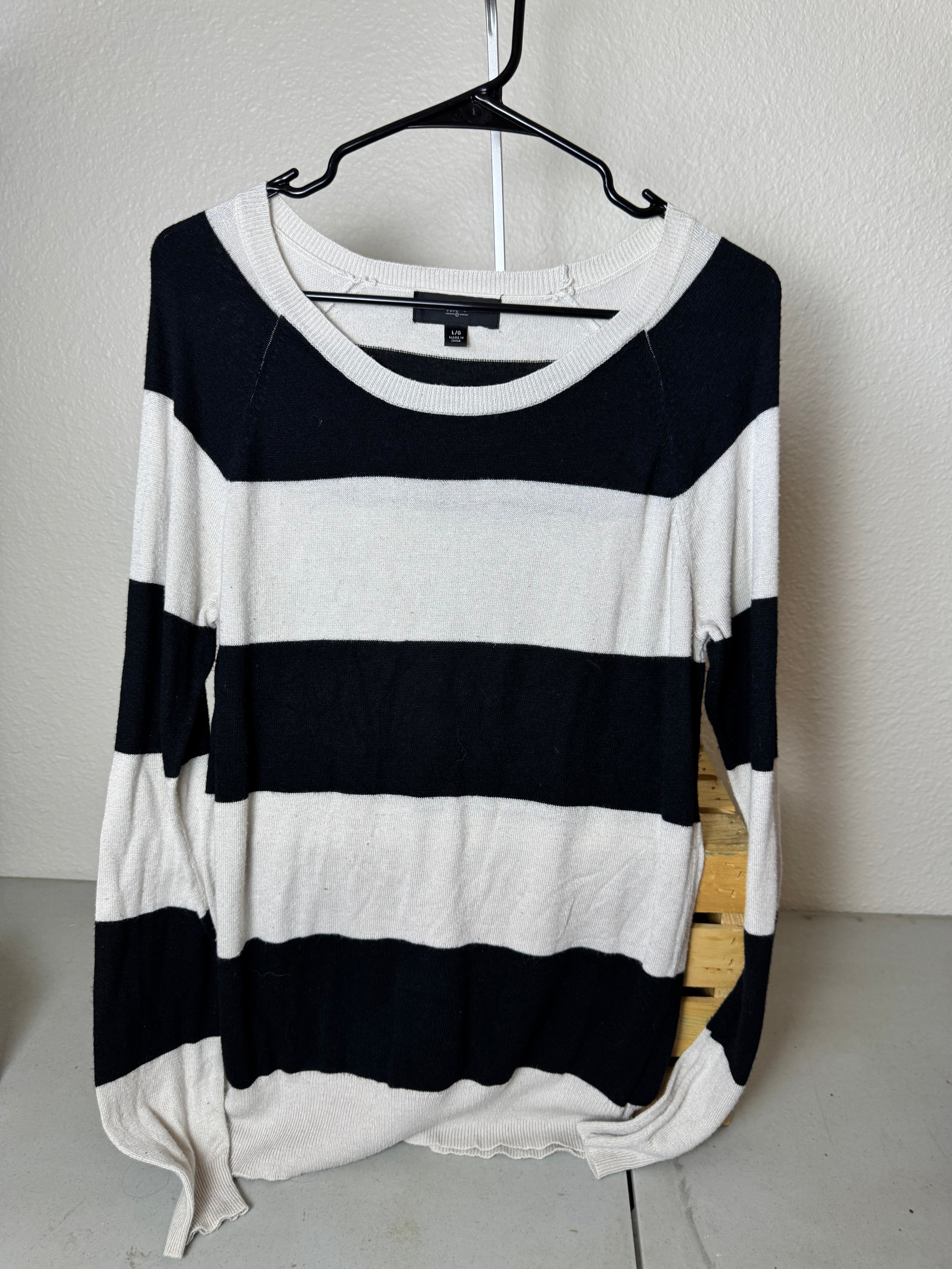 Mossimo Sweater L