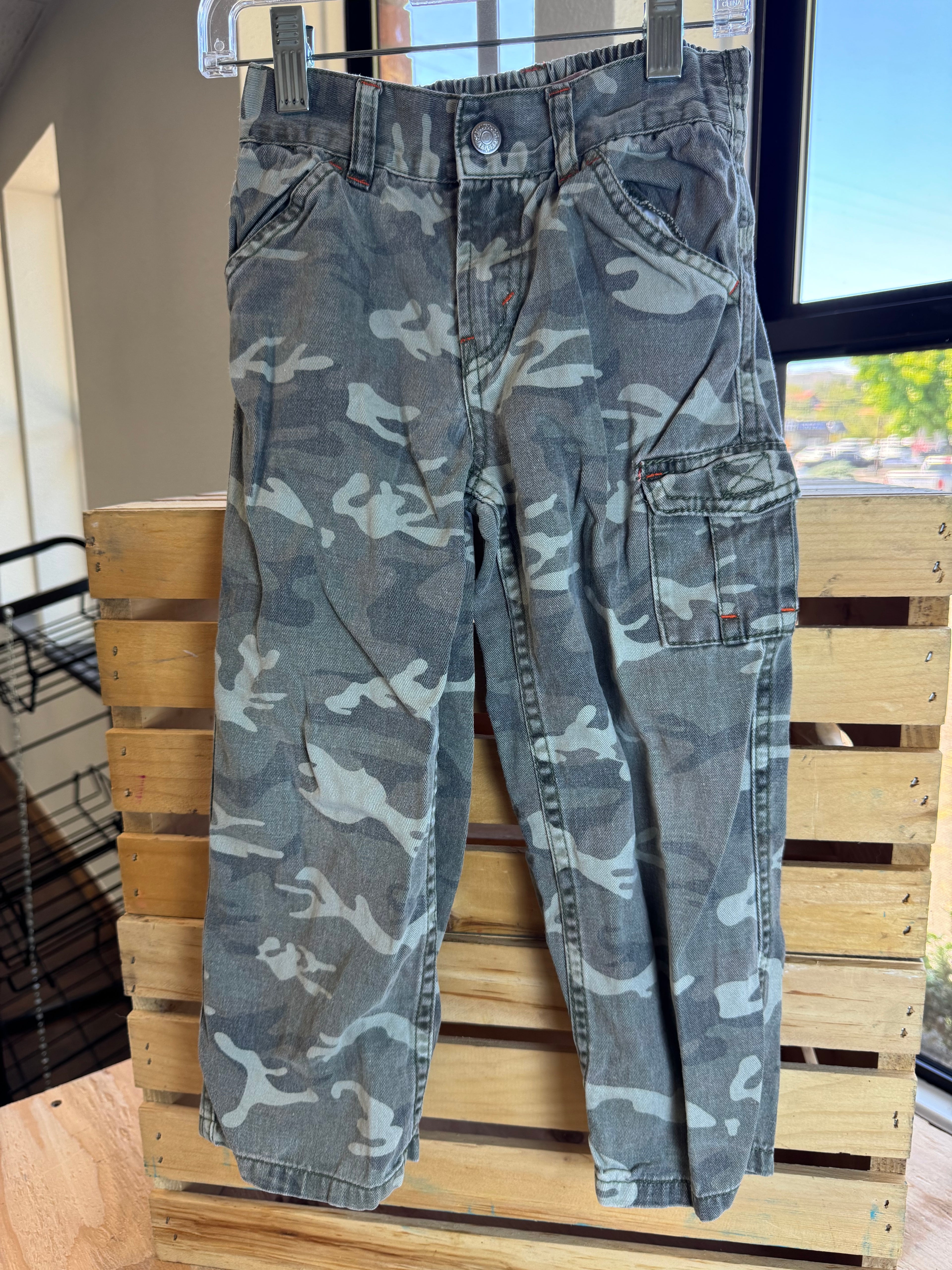 Levi’s Camo Pants 4T