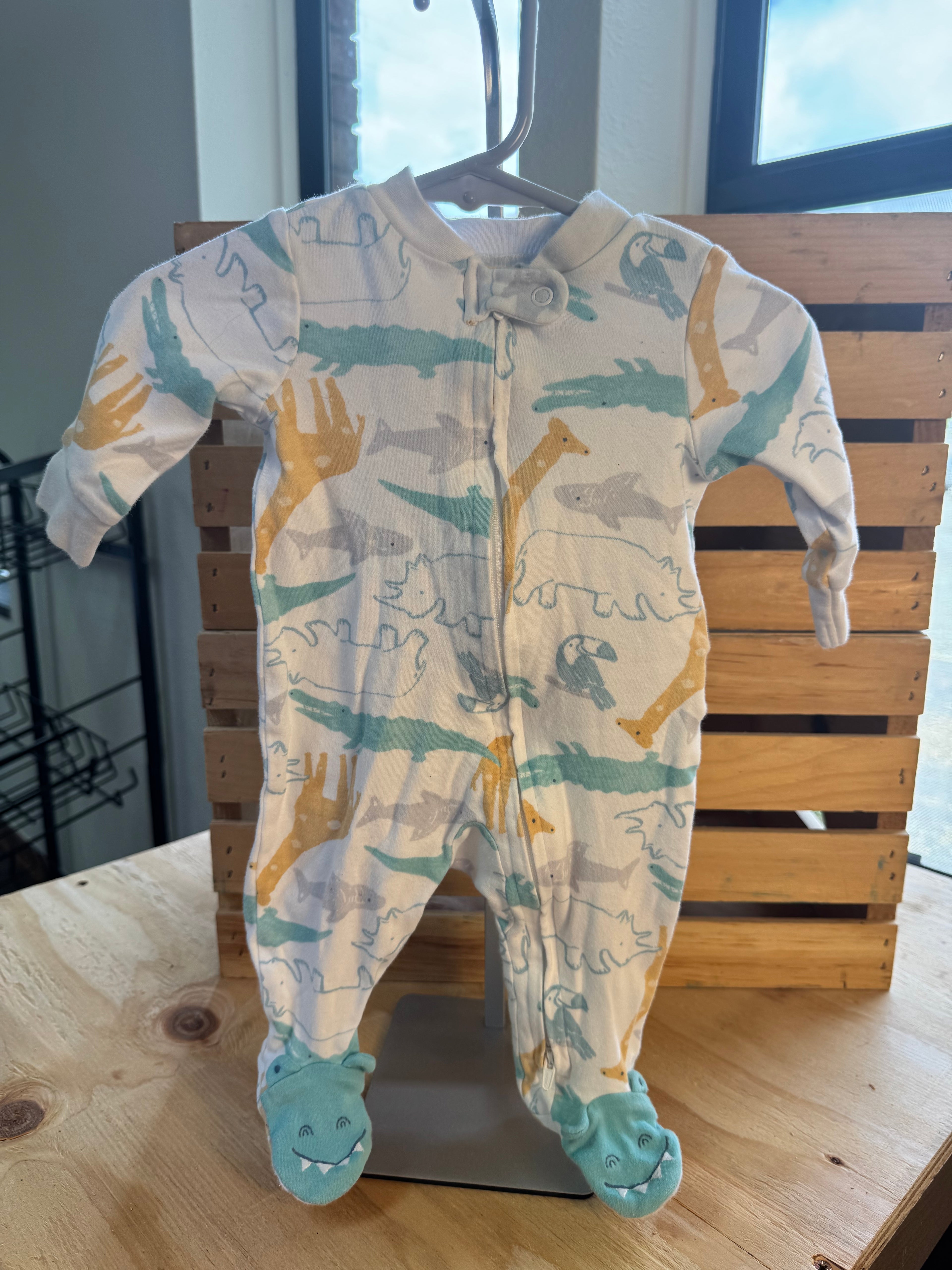 Carter’s Pajamas 0-3M