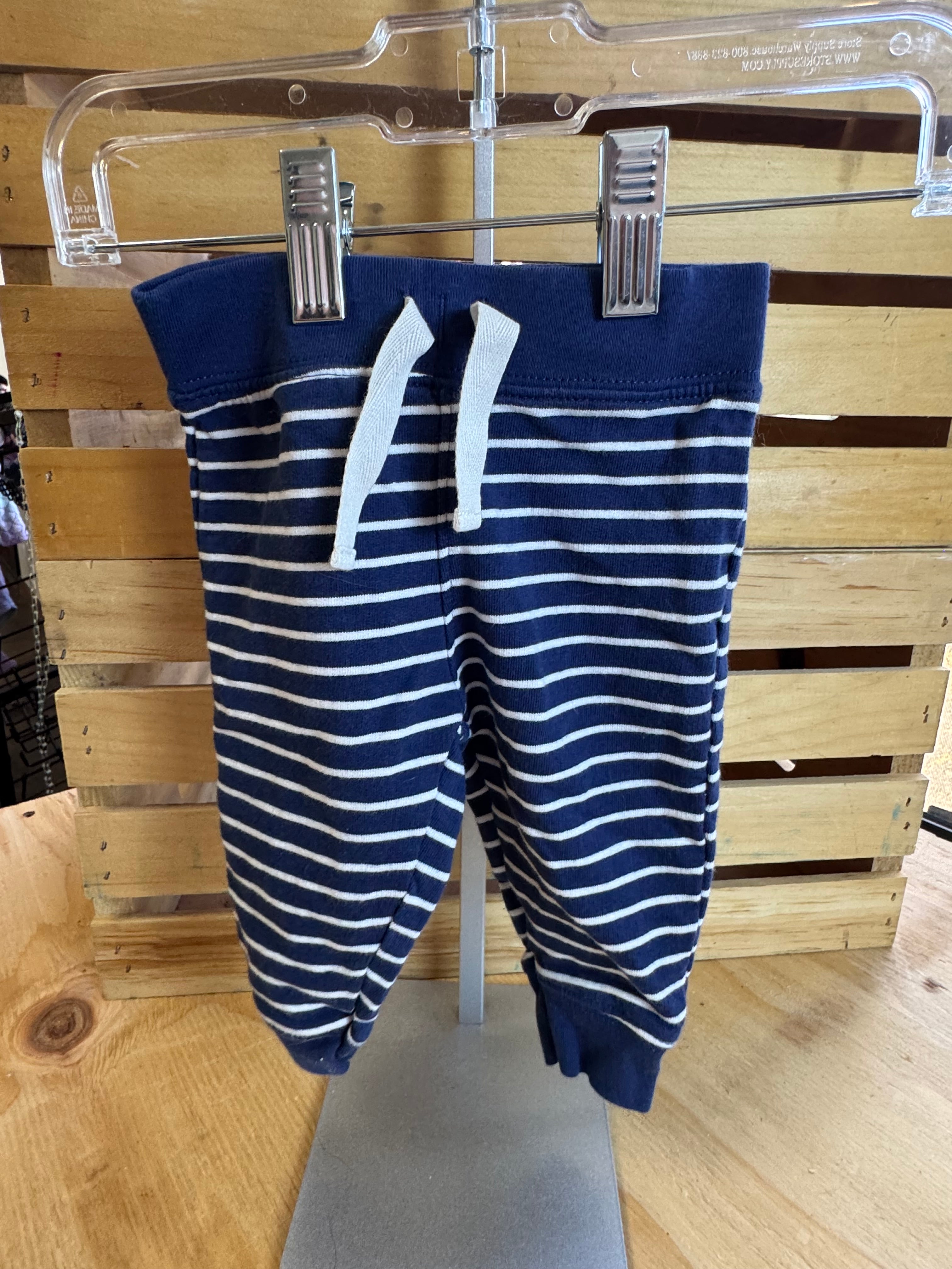 Carter’s Joggers 6M