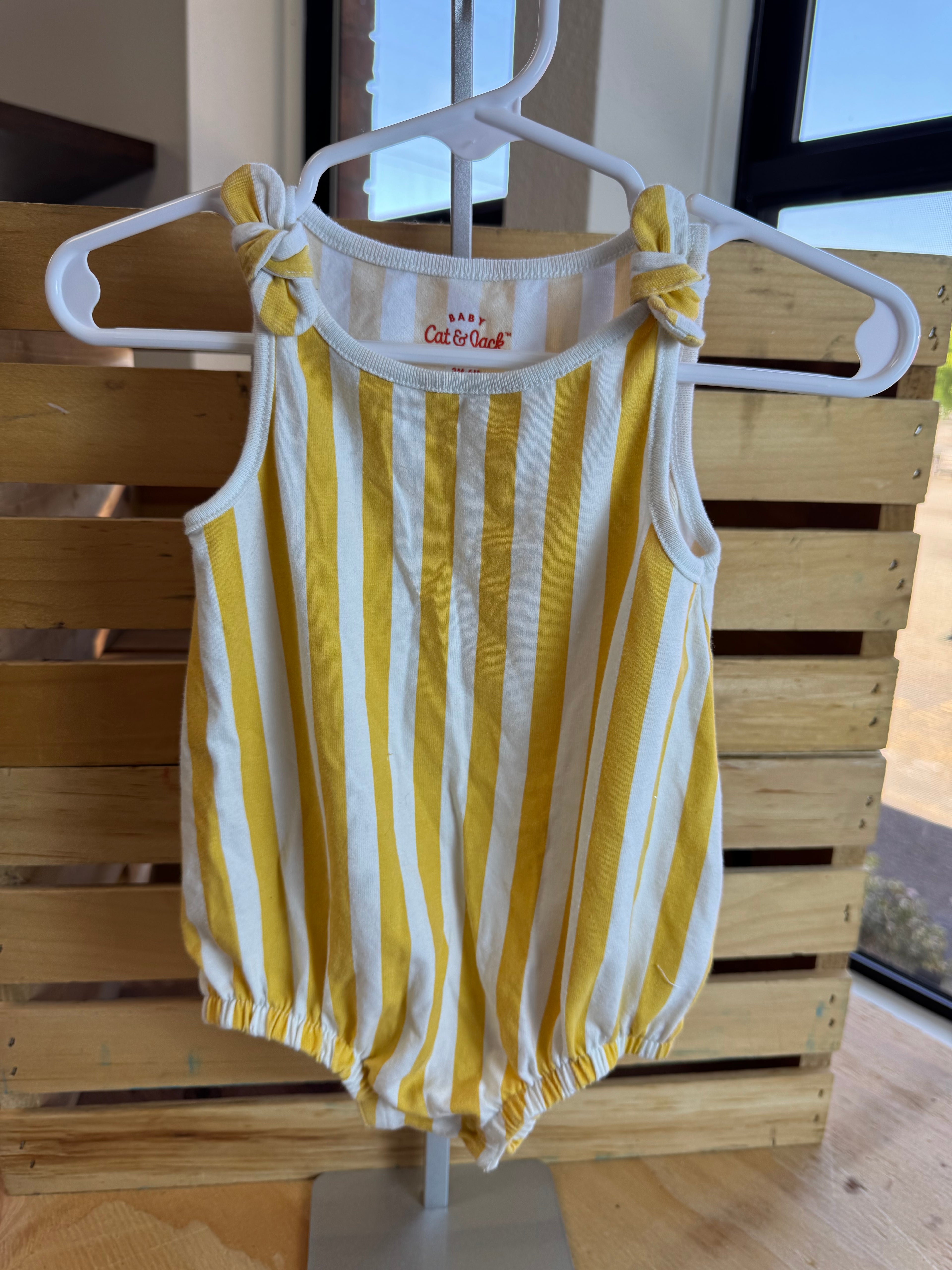 Cat & Jack Romper 3-6M