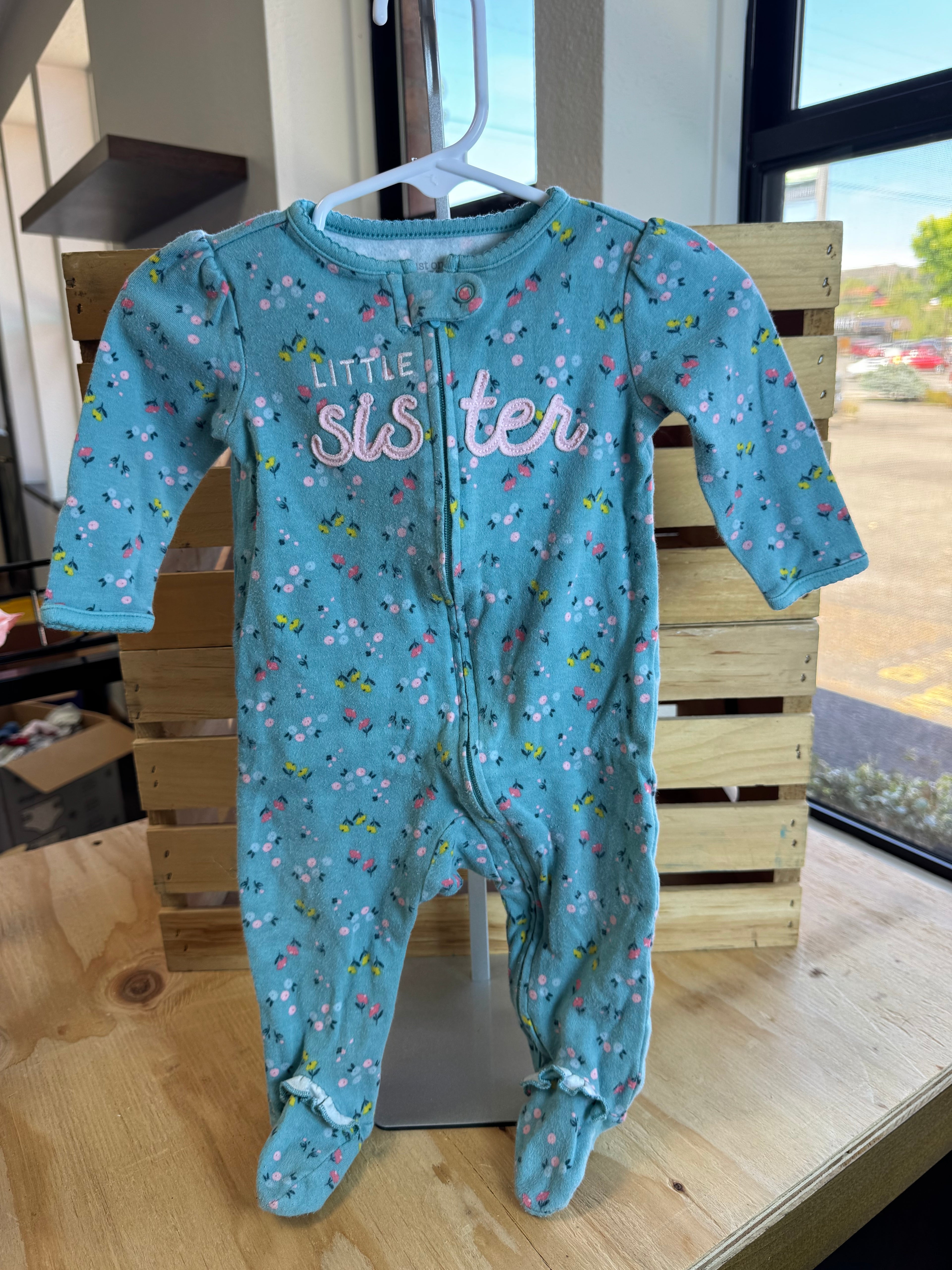 Carter’s Pajamas 6M